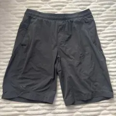 ARC'TERYX グレー ショートパンツ S/Pのサムネイル