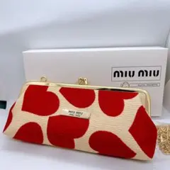 MIU MIU ハート柄 ポーチ チェーン付きのサムネイル