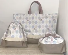 ハンドメイドレッスンバッグ　給食袋上履き袋弁当袋入園入学3セットフリル付イチゴ