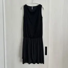 COMME CA ISM コムサイズ 黒 ノースリーブ ドレープひざ丈ワンピース