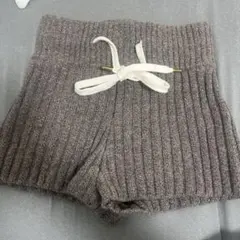 リブ編みグレーショートパンツ