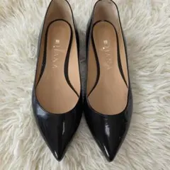 DIANA ブラック ポインテッドトゥパンプス