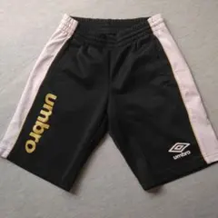 umbro ショートパンツ 黒/白 ゴールドロゴ140