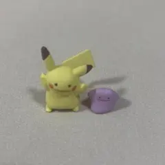 ピカチュウ　へんしんメタモン カプセルトイ　ポケモン