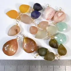 サービス品＊大粒天然石の豪華なチャームアソートl7