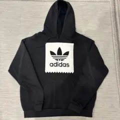 adidas ブラック パーカー