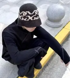 クラッシャーハット　黒　ニットハット　モノクロ　男女兼用　ユニセックス　韓国