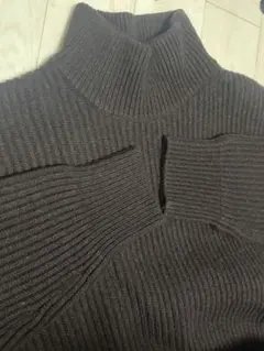 BEAUTY & YOUTH ダークブラウン タートルネックセーター