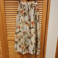 ZARA BASIC　ロングスカート　花柄　ボタニカルのサムネイル