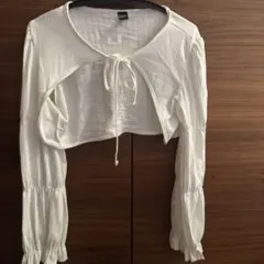 ホワイトリブ編みクロップドトップス　カーディガン　白