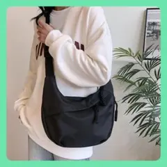 ブラック ショルダーバッグ 軽量 黒 斜めがけ ボディバッグ 肩掛け