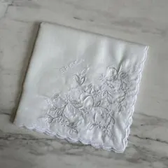 非売品❗️EPOCA ハンカチ ホワイト 刺繍　未使用のサムネイル