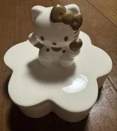 ハローキティ 小物入れ 花型
