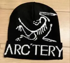 ARC'TERYX ロゴ入り ビーニー 黒