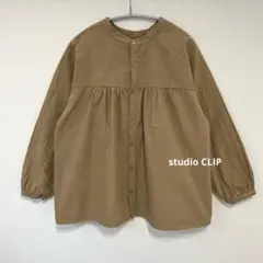 【美品】スタジオクリップ　ダブルフロントクラフトパーツ刺繍ブラウス　ブラウン
