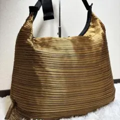 極美品✨プリーツプリーズ イッセイミヤケ ショルダーバッグ 希少 PP84 完売のサムネイル