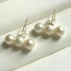 本真珠　小振り　5mm 台　3連　パールピアス　上品　シンプル　未使用