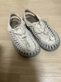 KEEN UNEEK / ユニーク オフホワイト　サンダル