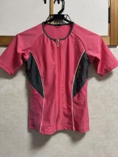 ピンク スポーツ用水着 ジッパー付き