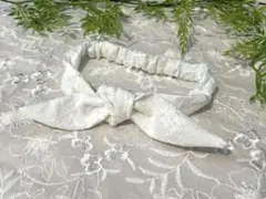 ホワイトレースのリボンヘアバンド／ハンドメイド