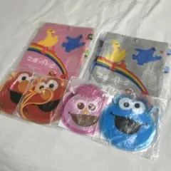 ユニバ USJ セサミストリート チケットホルダー2個/クラッチポーチ4個