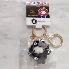 ハローキティ　サンリオ ミャクミャク キーホルダー　ブラック