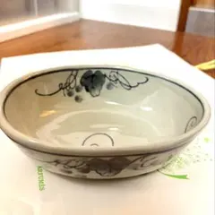 草葉模様の青色 深皿