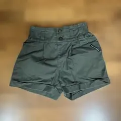 オリーブグリーン ショートパンツ