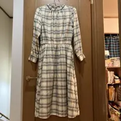 axes femme アイボリー・ネイビー チェック柄 ワンピース