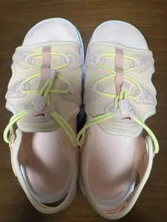 NIKEエアマックスココのサムネイル