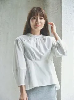 新品COHINAバルーンスリーブフレアブラウス