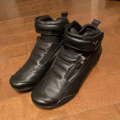 Puma ブラック ハイカットスニーカー