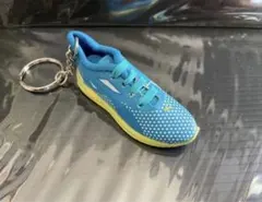 PUMA スニーカー型キーホルダー