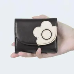 MARY QUANT ラウンドフラップデイジー ミニウォレットのサムネイル