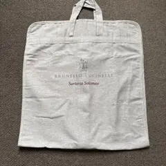 BRUNELLO CUCINELLI グレー ガーメントバッグ - メルカリ