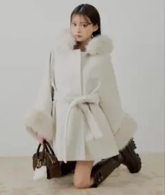 Chico ファー付フード襟マルチwayケープコート アイボリー