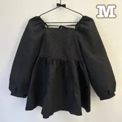 【coca（コカ）】エンボスバックリボンブラウス　ふくれジャガード