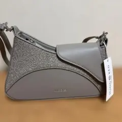 未使用 HUND RED ショルダーバッグ 斜めがけOK