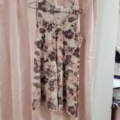 NICE CLAUP 花柄ノースリーブトップスのサムネイル
