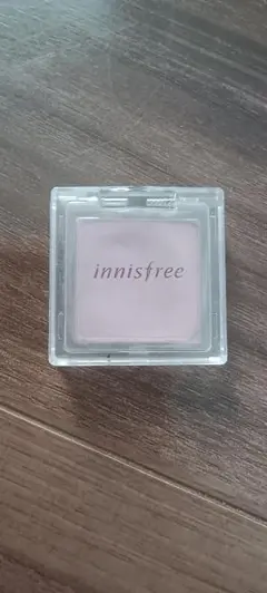 innisfree eyeshadow No noticeable scratches or stains Purple color