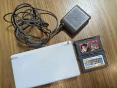 任天堂 DS Lite ホワイト 充電器・ゲームソフト2本付き