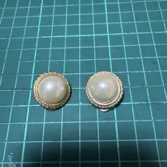 パール風ホワイトイヤリング