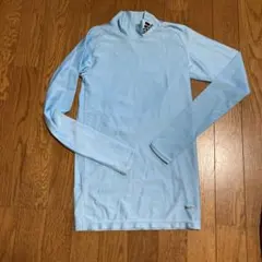 adidas techfit 長袖インナーＳ　ライトブルー　サッカーフットサル