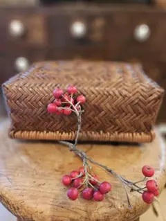 状態良く形の綺麗な古い竹編みの収納かご　行李　竹籠　篭　古道具 状態良く形の綺麗な古い竹編みの収納かご 行李 | denbee 古道具