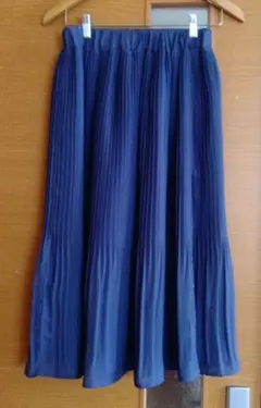 ダークブルー プリーツロングスカート