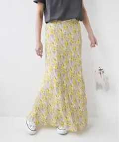 ジャーナルスタンダード レリューム 花柄ロングマーメイドスカート サイズ38のサムネイル