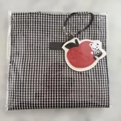 新品未使用　黒のギンガムチェックバッグ　リンゴのチャーム付