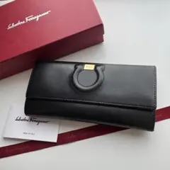 【美品】Ferragamo サルバトーレフェラガモ 2つ折り長財布のサムネイル