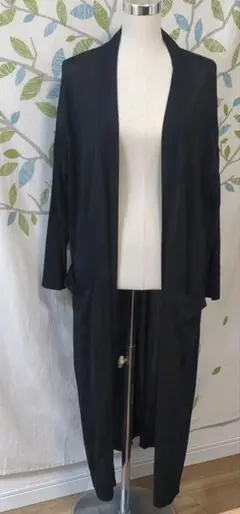 ウィムガゼット　ブラックカーディガン 長袖 　ジレ　秋　ロング丈