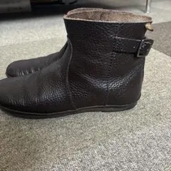 KOOSレザー ショートブーツ バックル付き